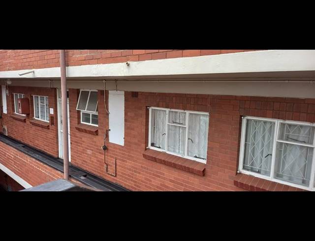 2 BEDROOM APARTMENT FOR SALE IN GLENWOOD